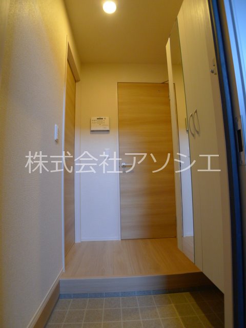 ロイジェントパークス草加手代B 玄関
