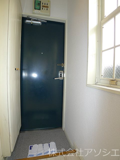 ゼフィランサス吉川 玄関