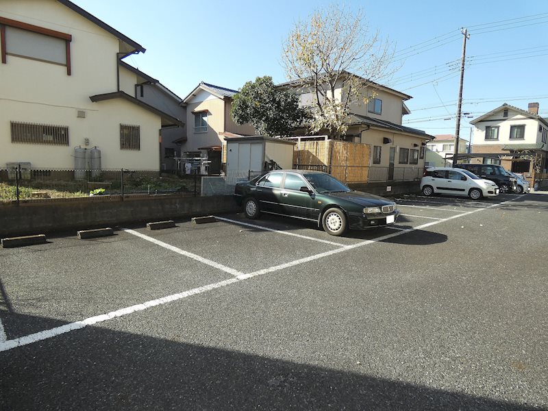 コンフォート嵯峨 駐車場