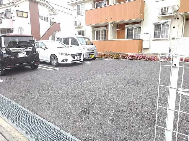 カーサ・フェリーチェ(東越谷) 駐車場