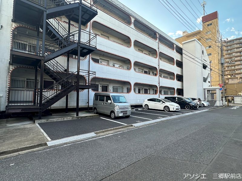 SGビル 駐車場