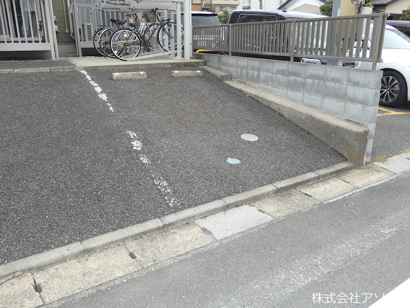 アムールプリエⅡ 駐車場