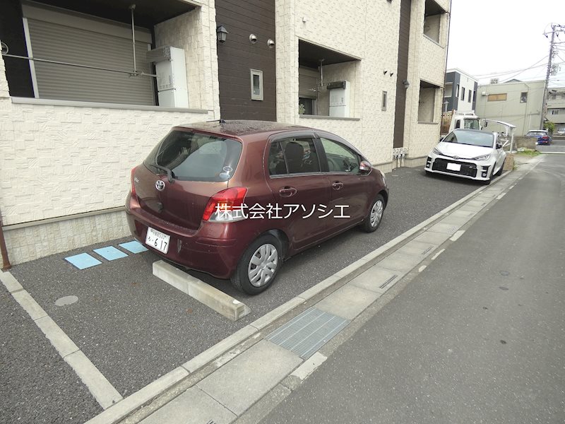 トゥエルブ 駐車場