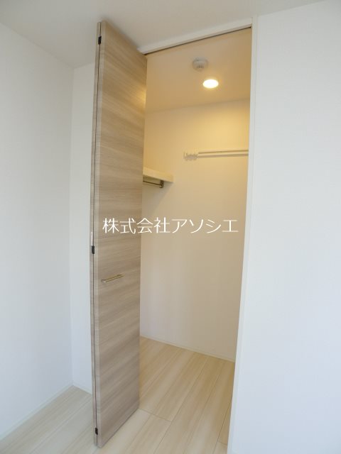オークリーフ三郷　Ｂ 収納