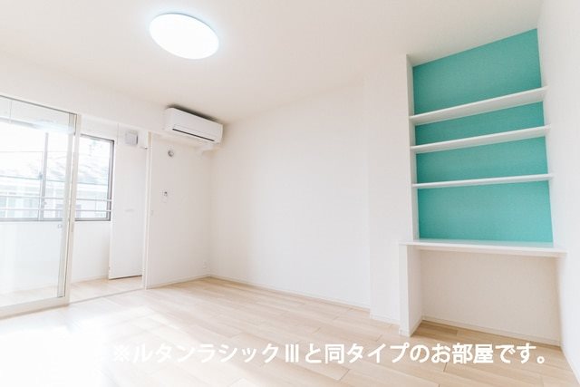 アーバン　グランデ（越谷市袋山） リビング