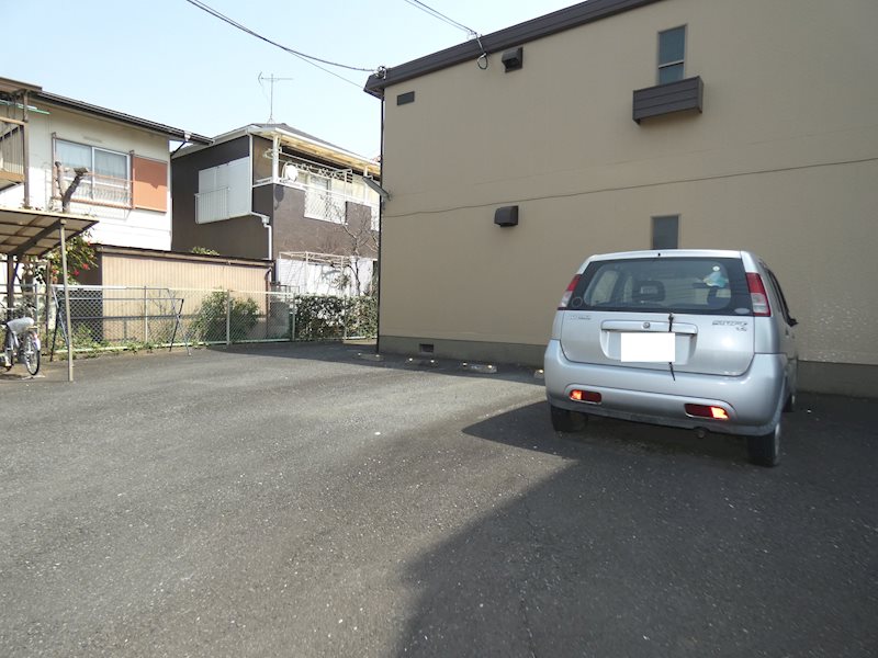 井上コーポ 駐車場