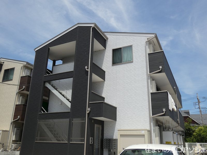 ウエストガーデン吉川高富Ⅱ 外観