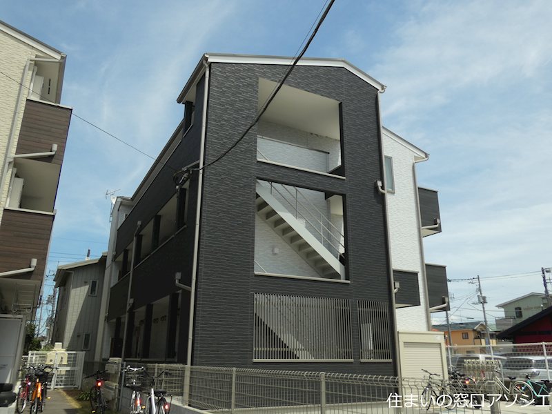 ウエストガーデン吉川高富Ⅱ 外観