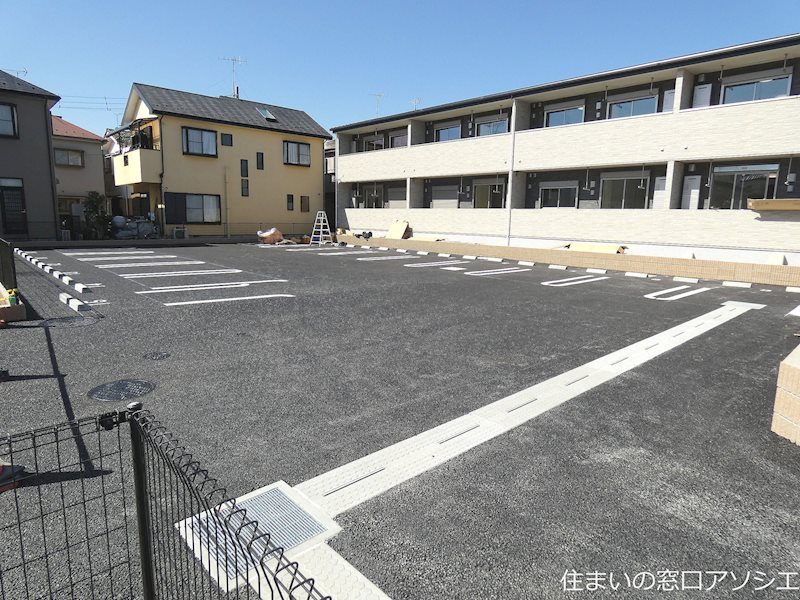 ウ・アルカディア 駐車場
