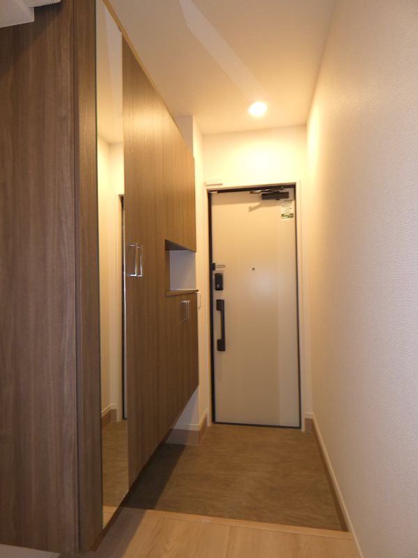 アヴァンス八潮 B 玄関