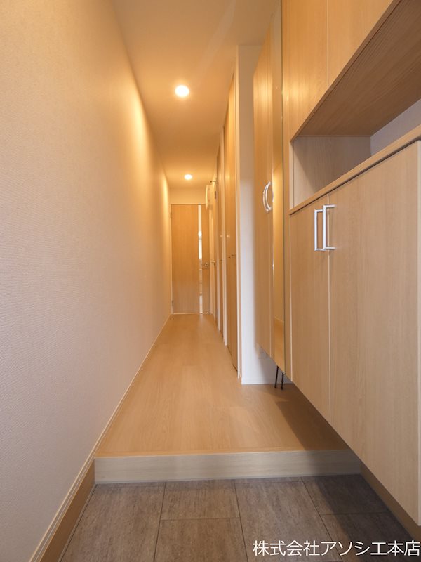 アヴァンス八潮 C 玄関