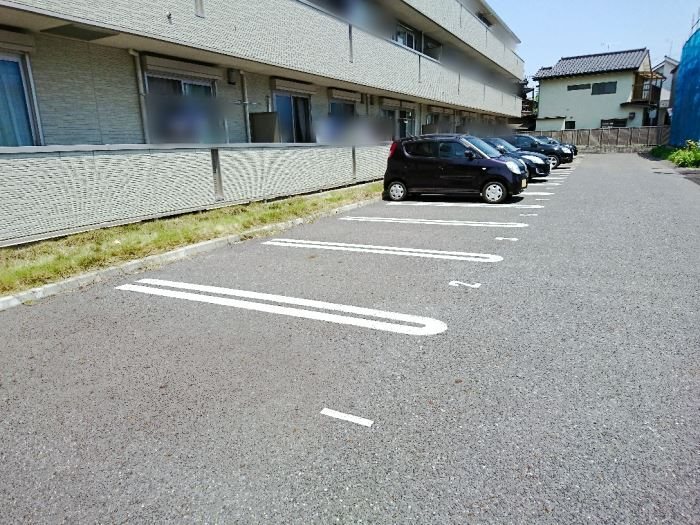 アルクス 駐車場