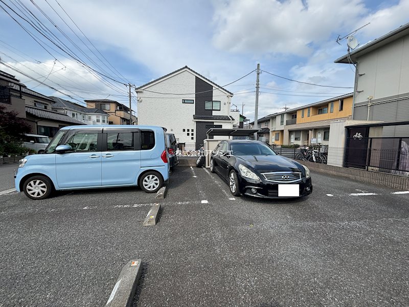 ミッテ・ベルク 駐車場