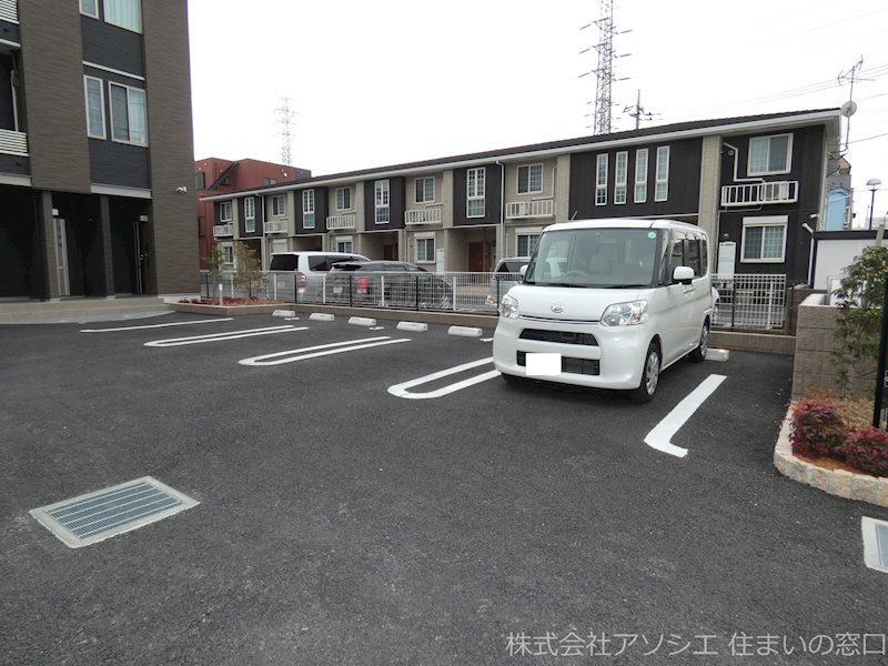 プレシャス　エイト　Ⅰ 駐車場