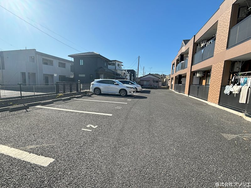グランディール・サワー 駐車場