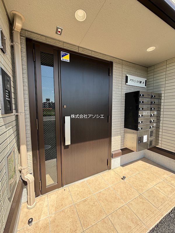 アヴァンス八潮A エントランス