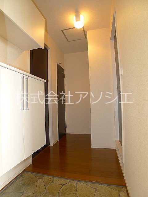 オッツ吉川B 玄関