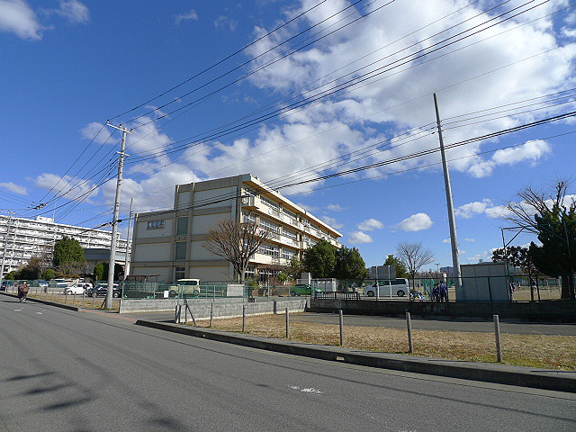 Dアヴァンス東柳田町 中学校
