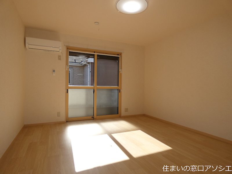 ヴィラ　弐番館 リビング