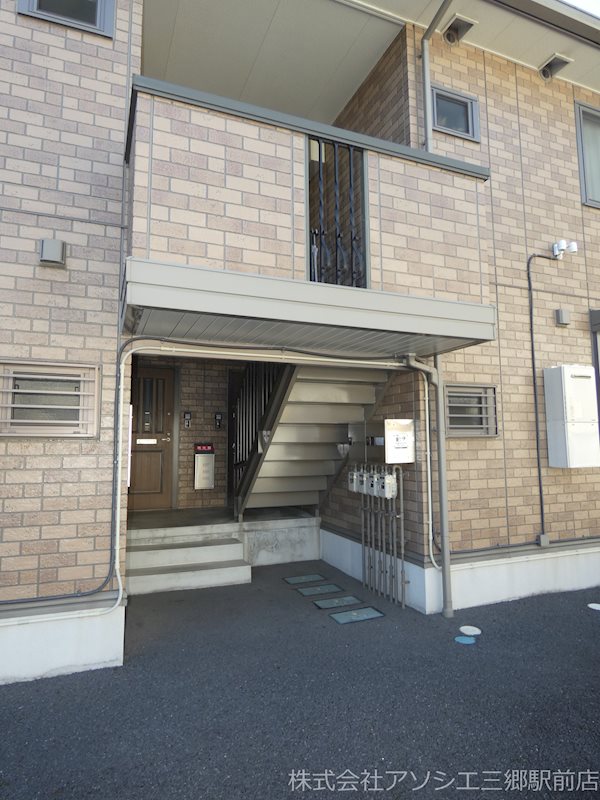 ヴィラ　弐番館 エントランス