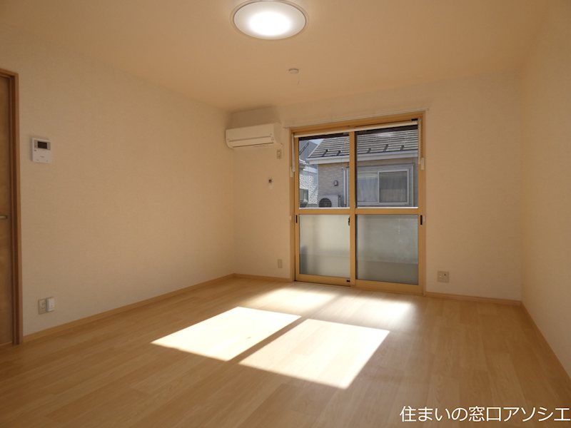 ヴィラ　弐番館 リビング