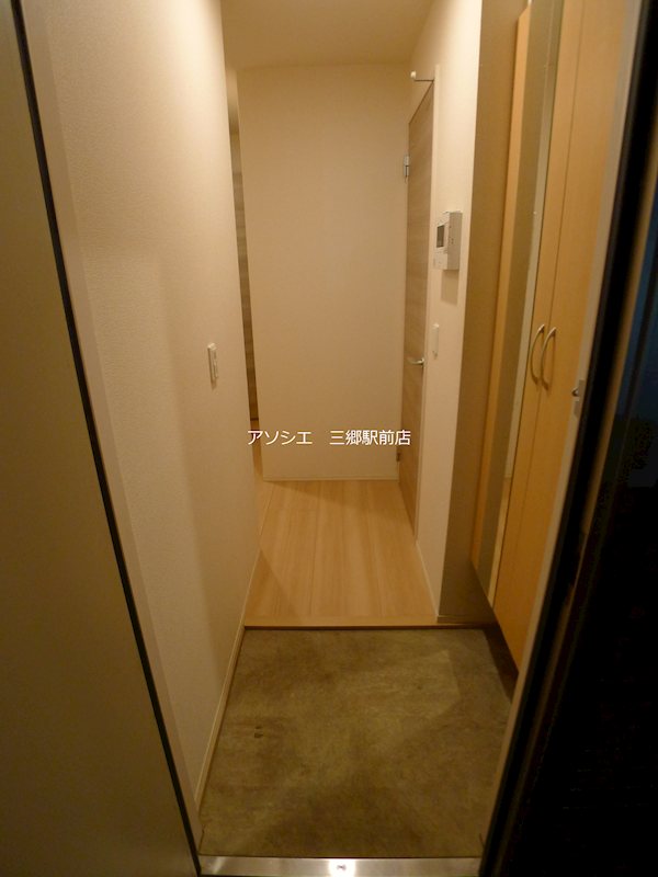 エミネンス（八潮市大瀬4丁目） 玄関