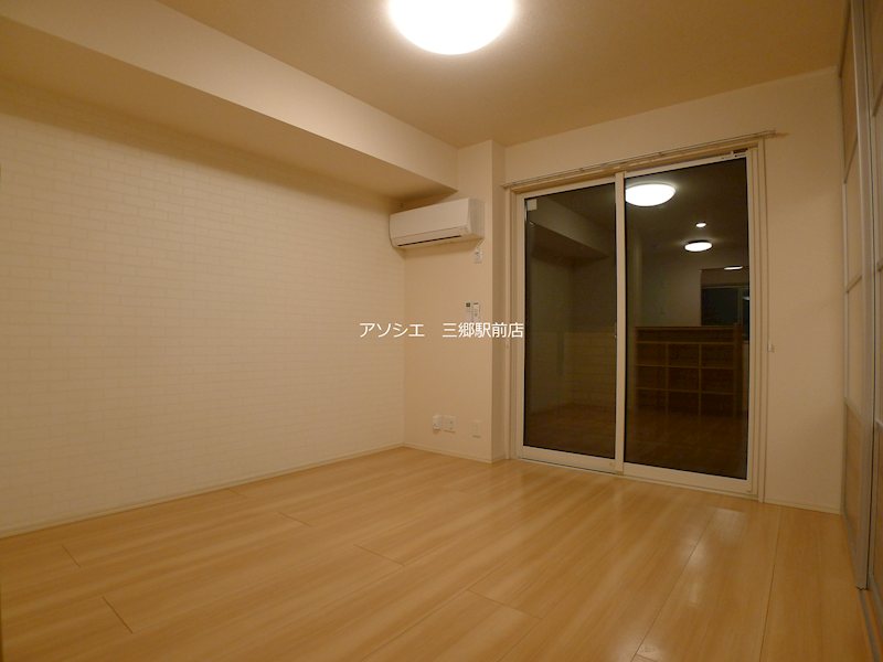 エミネンス（八潮市大瀬4丁目） リビング