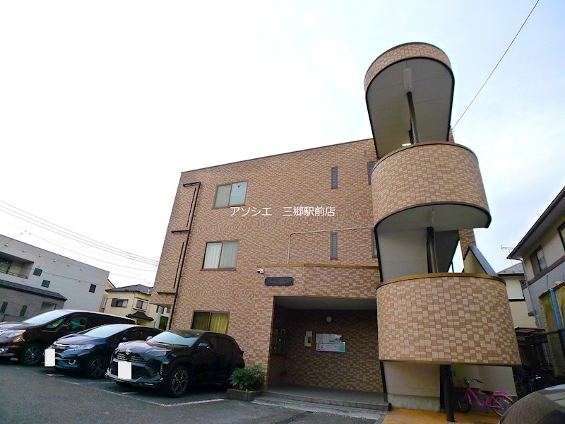 シャイニーハイツ 外観