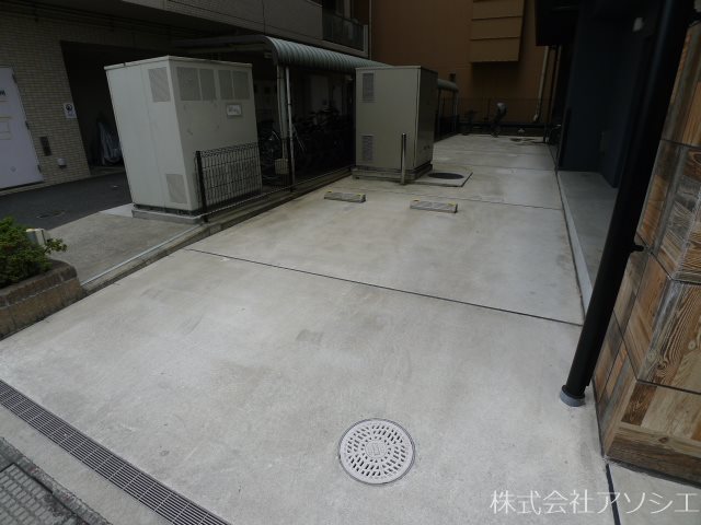 ART RESIDENCE IN MISATO CHUO 駐車場