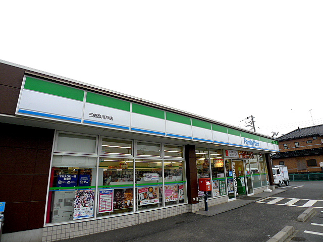 フルールみさと　C コンビニ