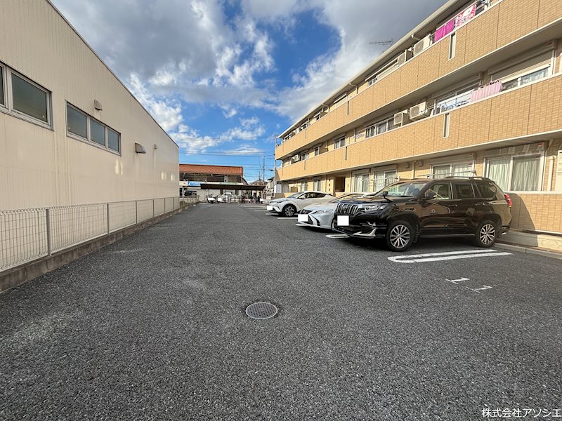 ヴァンフレイス早稲田 駐車場