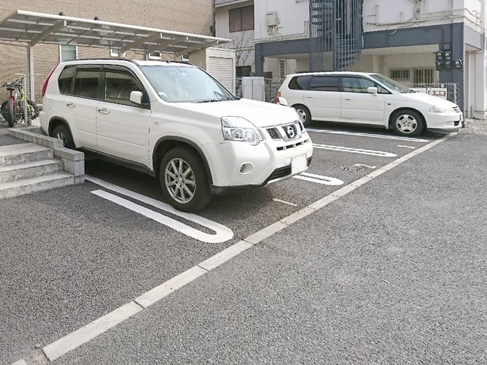 イリオス 駐車場