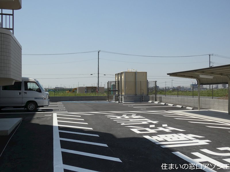 アバンツァートコルソ吉川美南 駐車場
