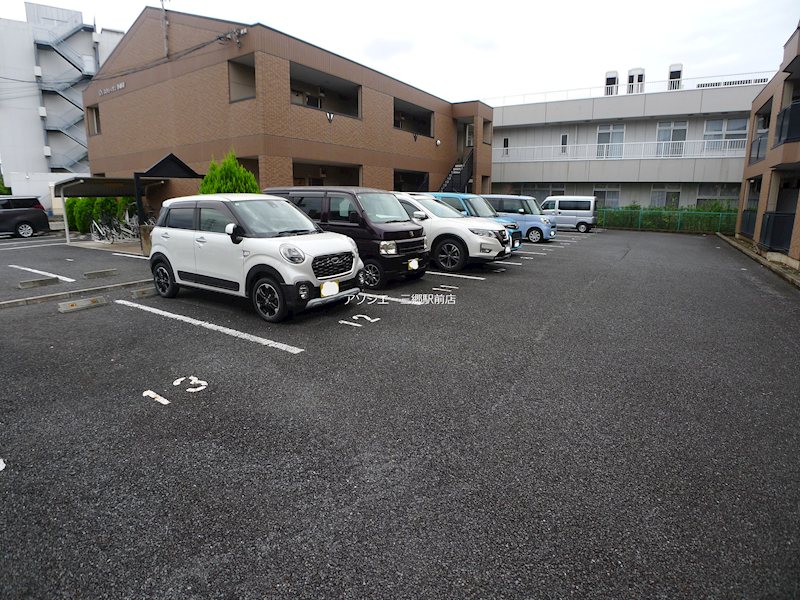 スタシィオン　弐番館 駐車場