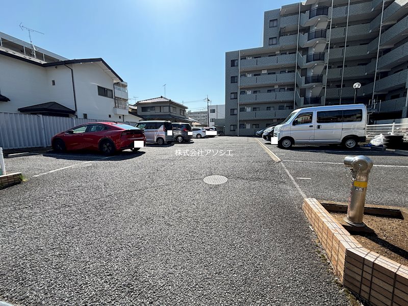 エクセラン三郷 駐車場