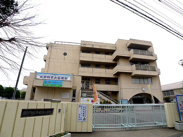 エクセラン三郷 小学校