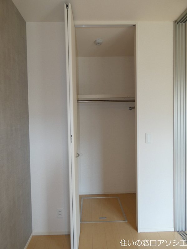 オーパス（越谷市赤山町1丁目） 収納