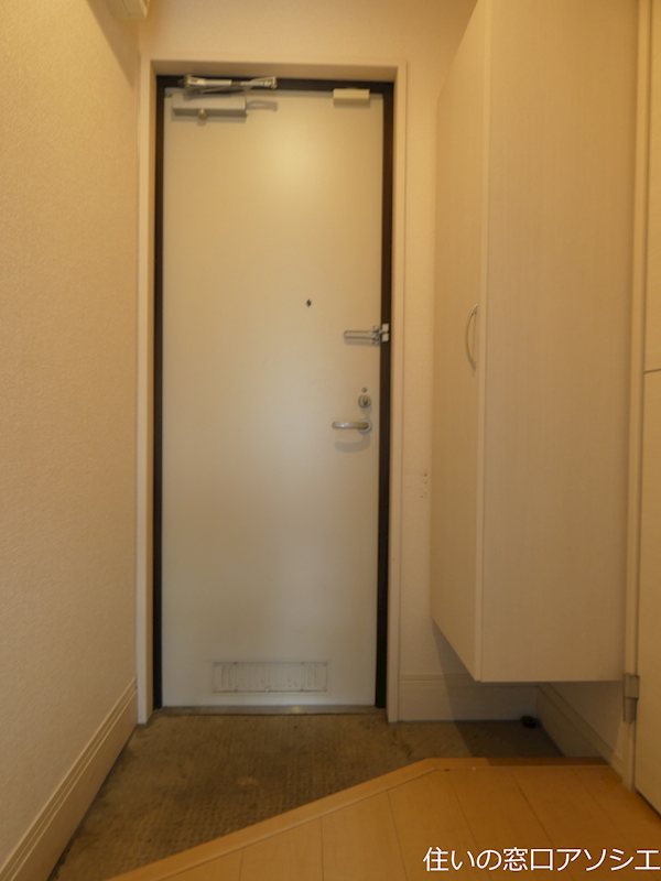 オーパス（越谷市赤山町1丁目） 玄関