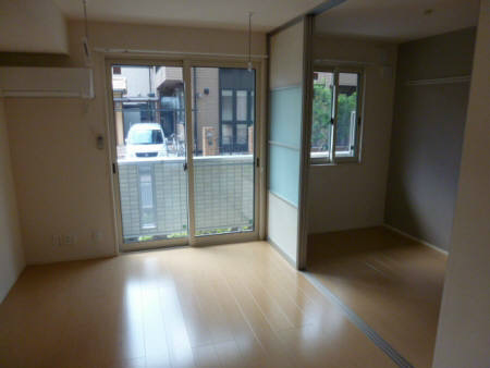 オーパス（越谷市赤山町1丁目） リビング