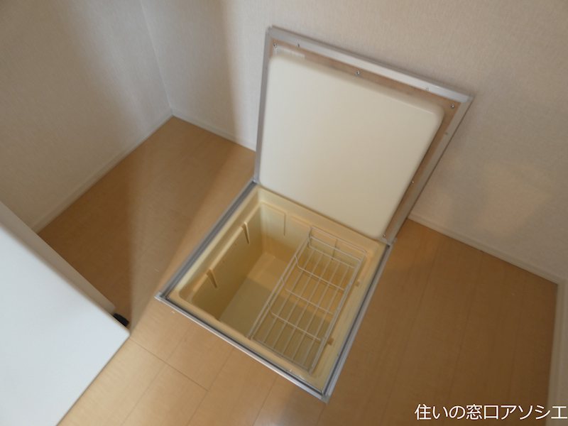 オーパス（越谷市赤山町1丁目） 収納