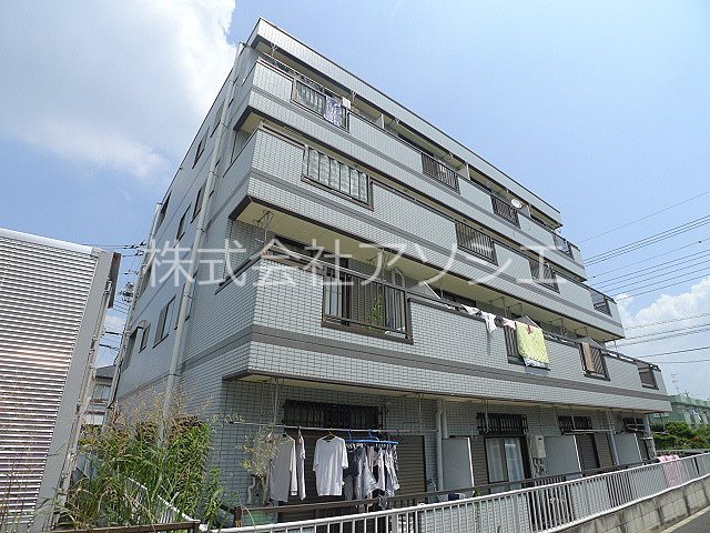 シュロス吉川 外観