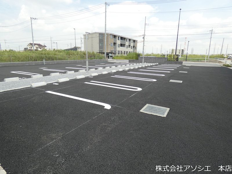 クイーンハウスⅡ　A棟 駐車場