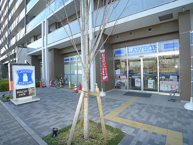 クイーンハウスⅡ　A棟 コンビニ