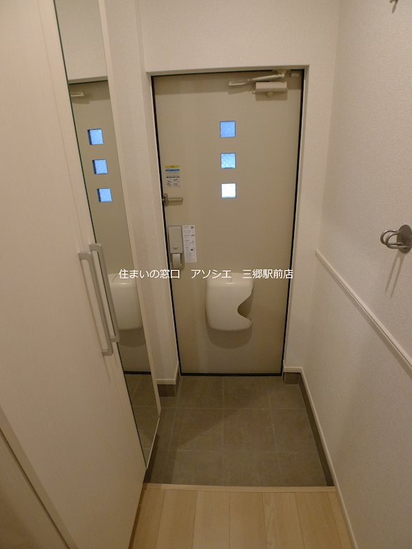 クイーンハウスⅡ　B棟 玄関