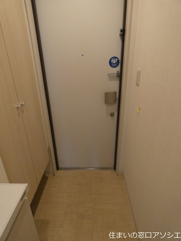 クリスタル草加 玄関