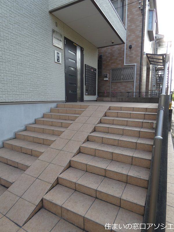 クリスタル草加 エントランス