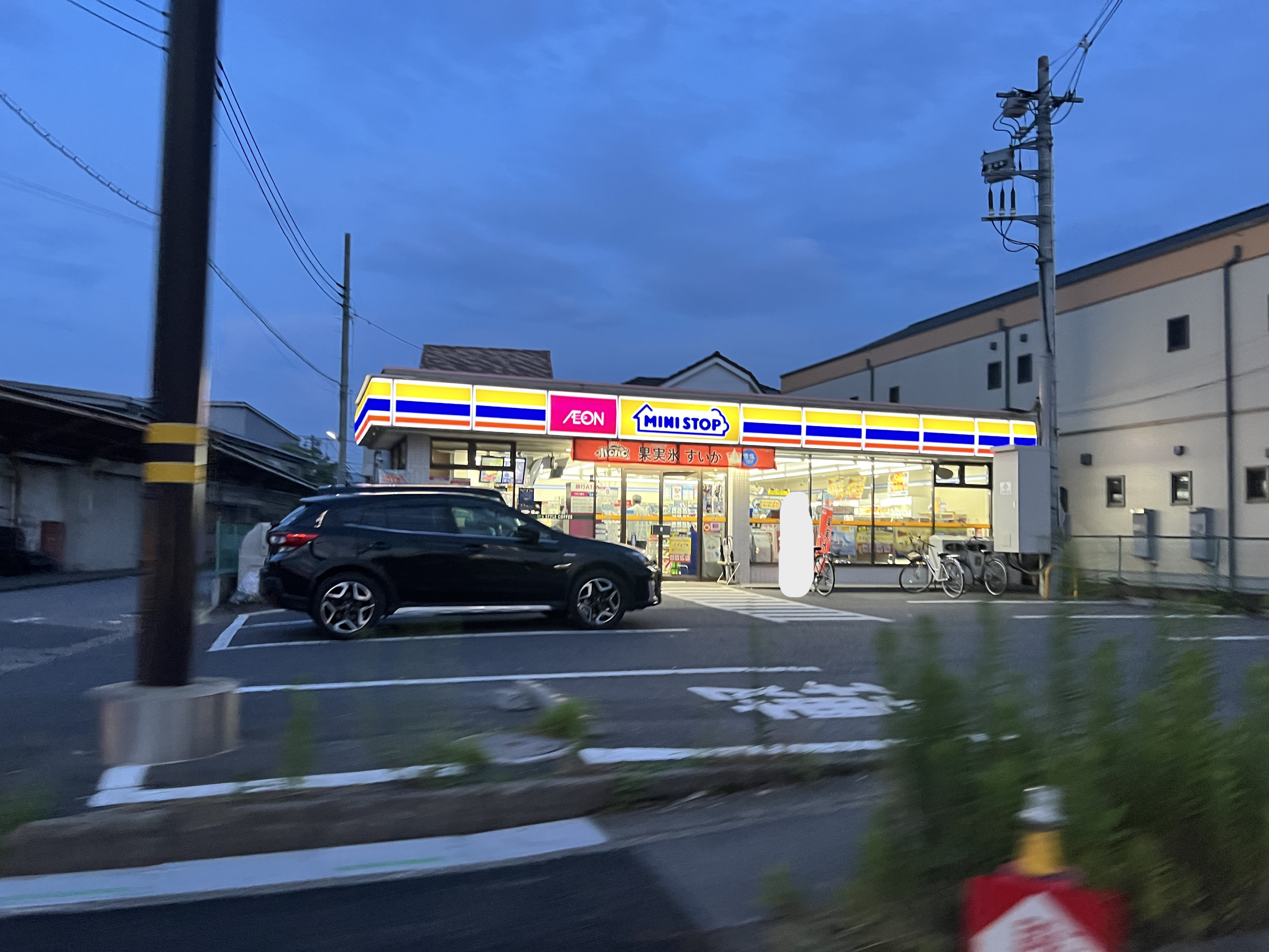 シュトラウス コンビニ
