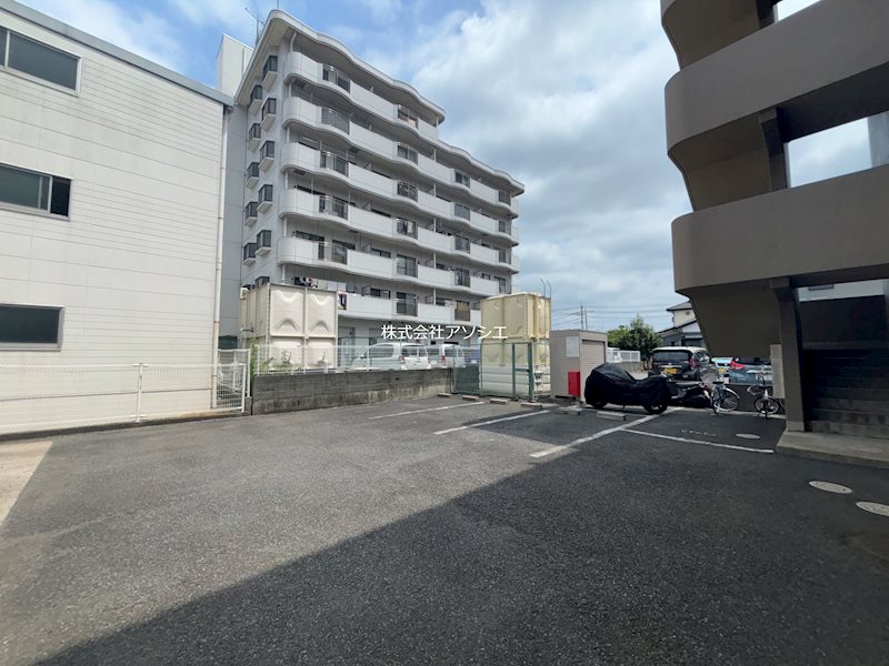 グリーンシティ702 駐車場