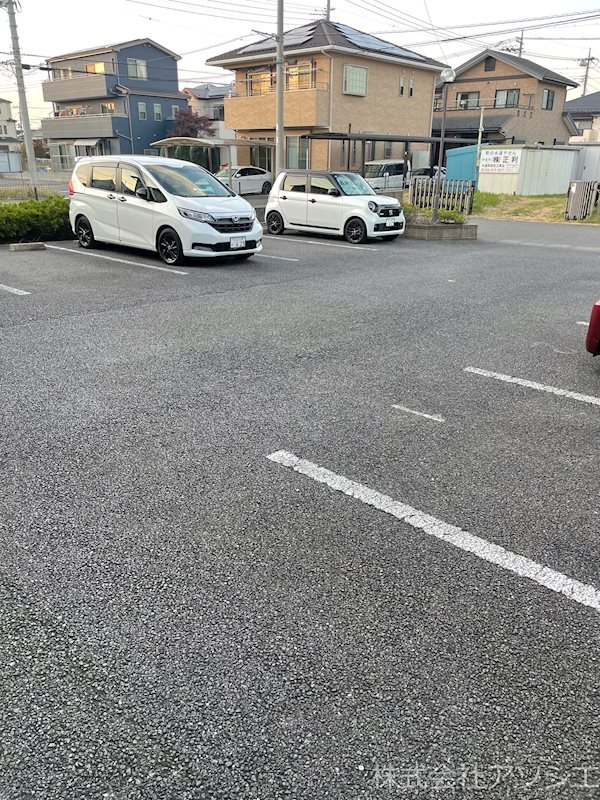 グランシエル 駐車場