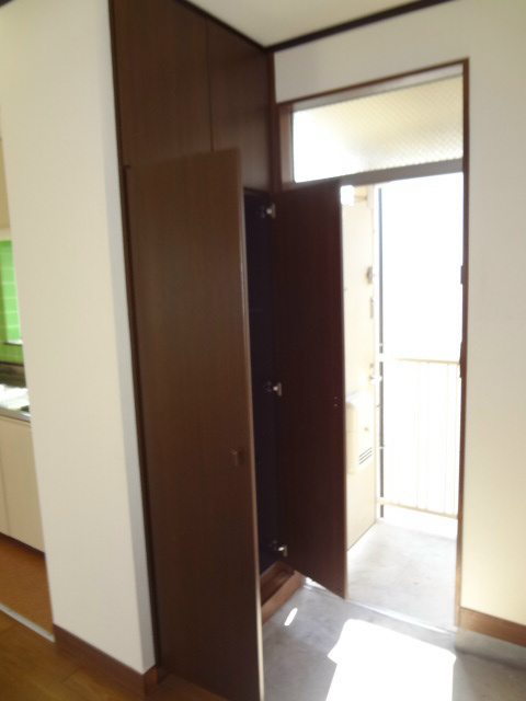 シャルム成城東 玄関